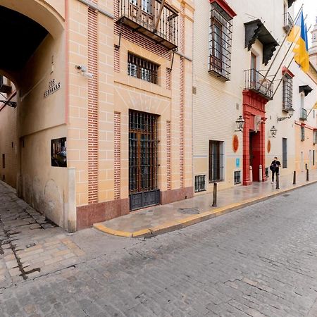 Bonito Callejon En La Juderia By Thegoodtourist Sevilla Exterior foto