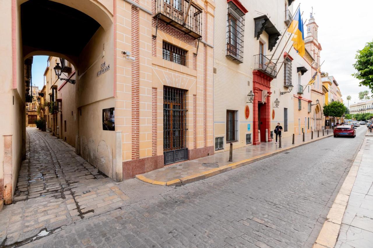 Bonito Callejon En La Juderia By Thegoodtourist Sevilla Exterior foto
